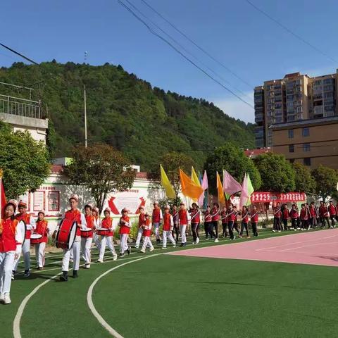 运动点燃激情 童年闪耀光芒------佛坪县袁家庄街道办中心小学2022年春季田径运动会