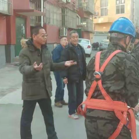 般阳路街道般龙社区网格员史兆发日常监管巡查工作