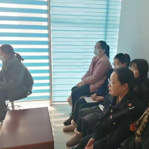 行政许可审批科召开办公碰头会