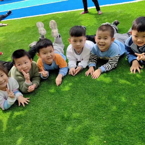 【工福街幼儿园】小三班户外自主游戏活动