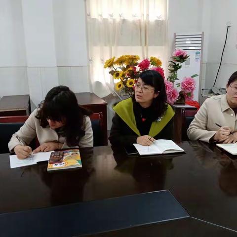 南方第三小学语文组教研活动