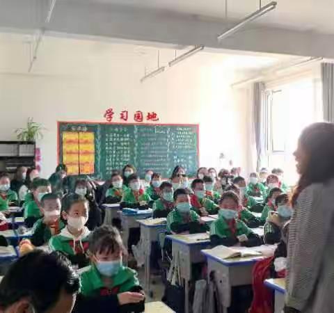 异彩纷呈的课堂 凝心聚力的教研