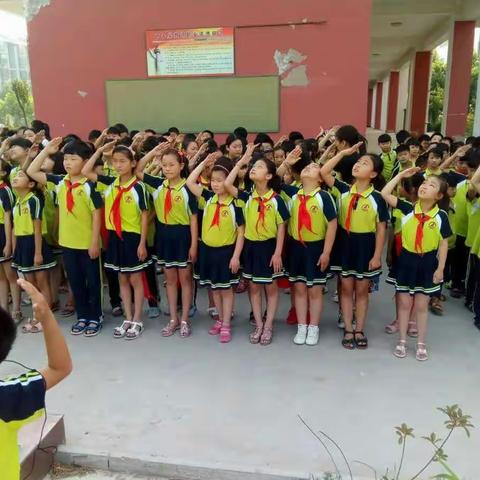 南蒲陶行社区小学“庆六一，迎新队员”仪式