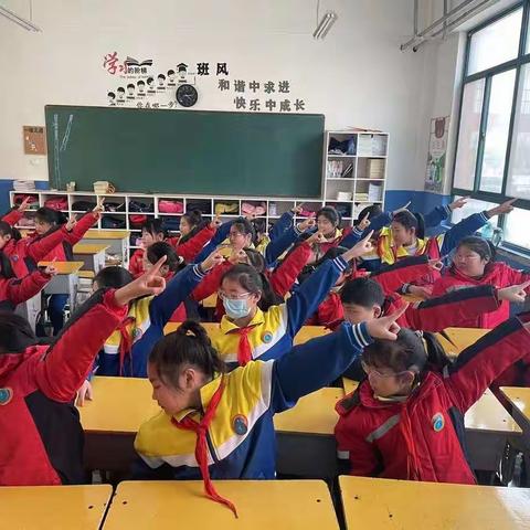 舞动童年，“桌”而不凡——“双减”下陶小课桌舞社团