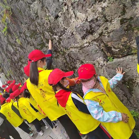 李昊学清明祭奠实践活动