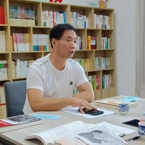 政协临漳县第十一组委员组织开展联络交流、书香政协、党员先锋平台活动。