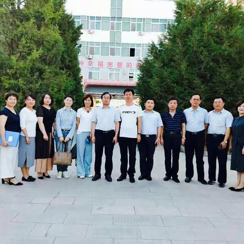 全国新教育研究院教育专家调研指导临河新教育实验工作
