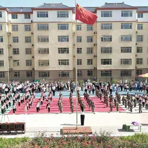 【五幼快讯】市五幼开展“小手拉大手  开心逛五幼”庆六一亲子游园会