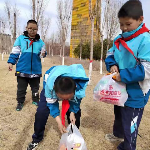 学习雷锋精神  弘扬时代新风