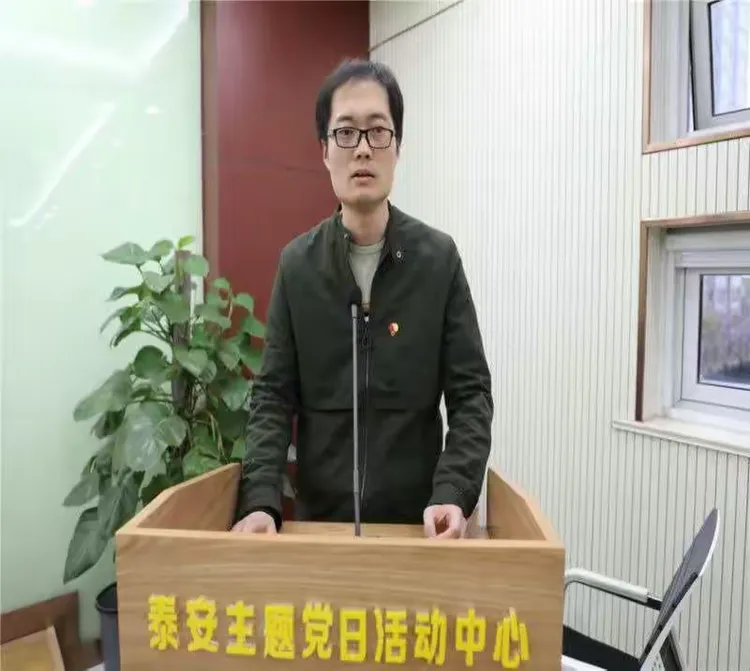 党员代表结合自身实际做交流发言。