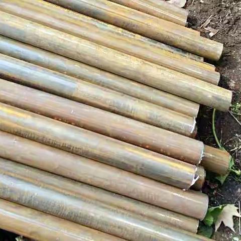 为城区绿化带安装自制护栏