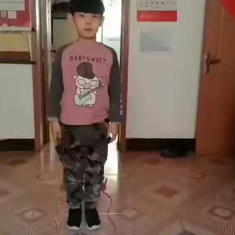 三号院小学第一周一年级居家体育课总结