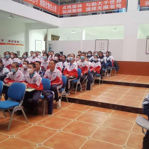 课本演绎，书韵飞扬——记音一中初中部初二年级第一次语文拓展课