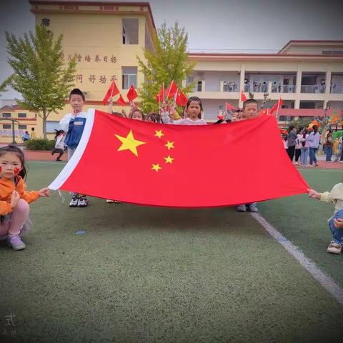 祖国妈妈，生日快乐--龙苴中心幼儿园大二班