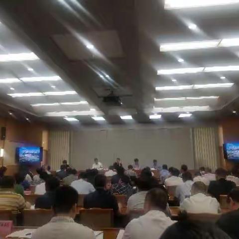 杨冬梅副县长在全市中小学幼儿园安全工作会议上做典型发言