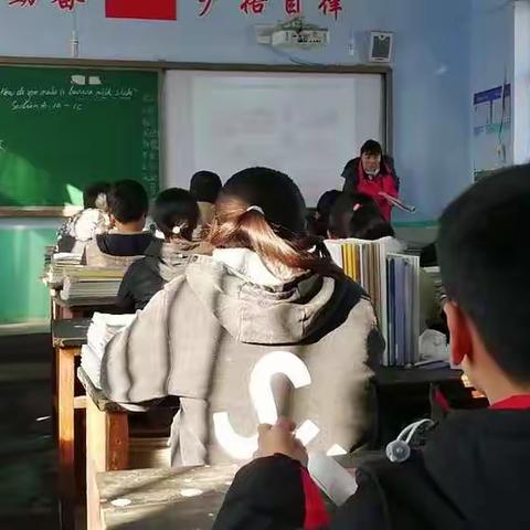 展风彩，共成长—记郑庄中学每人一节课