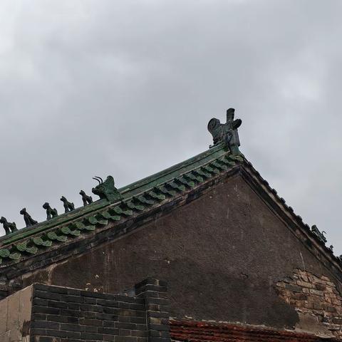 沥沥秋雨中，​漫步济南老胡同，​西公界街，泉城寻泉